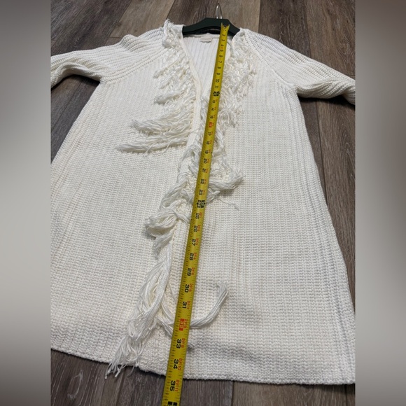 Elegant Cream fringe Sweater size - Picture 4 of 8
